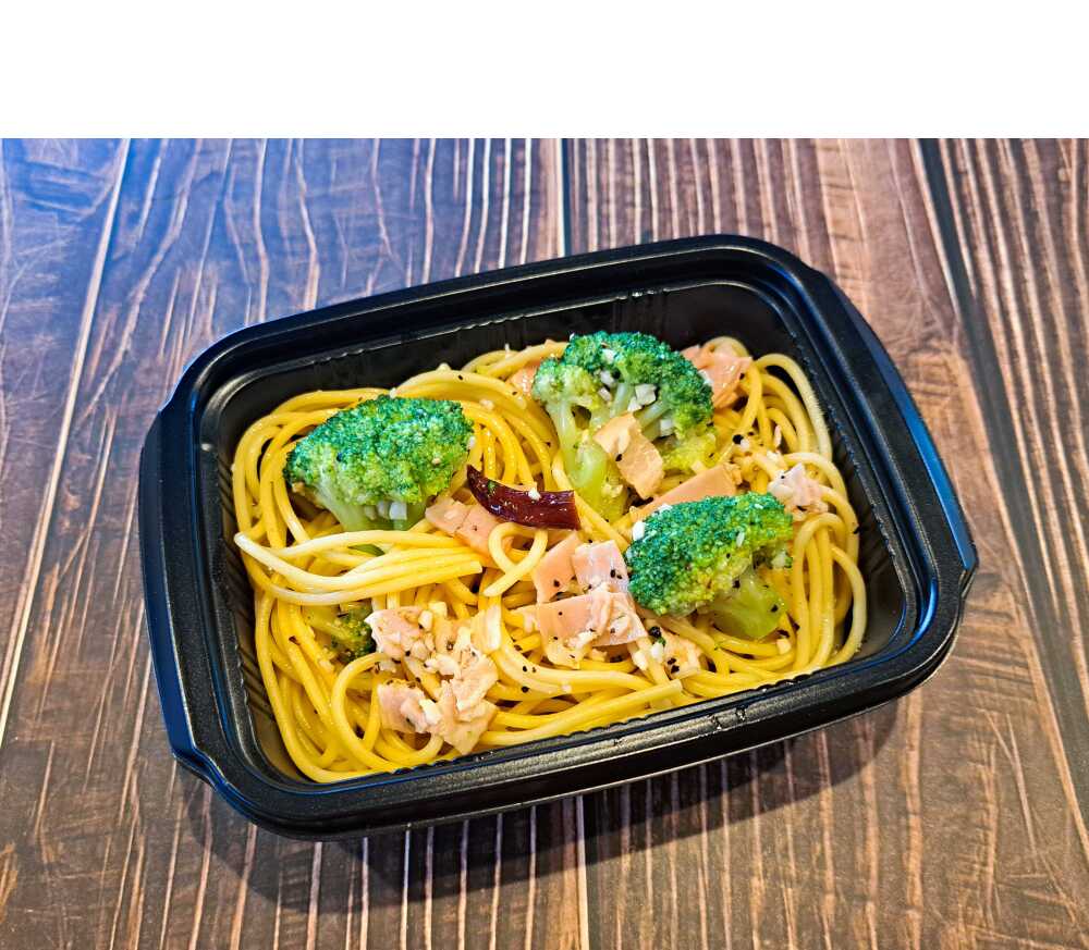 【本格イタリアン どこでもシェフ トラットリア】 ペペロンチーノ